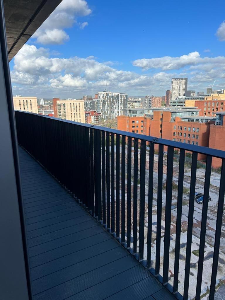 Luxury 2 Bed Apt With City View Манчестер Экстерьер фото